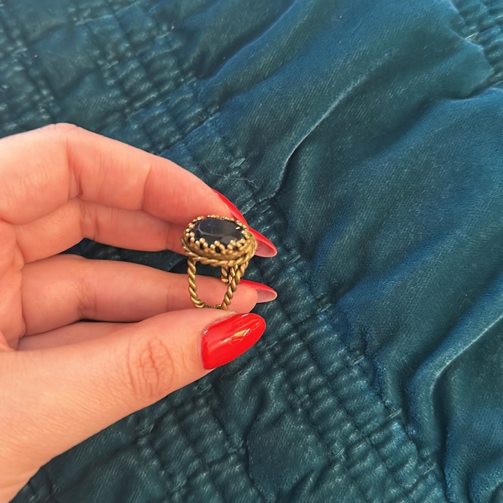 Vintage adjustable black glass ring - Picture 3 of 6